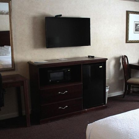Shiretown Inn & Suites Houlton Exterior photo