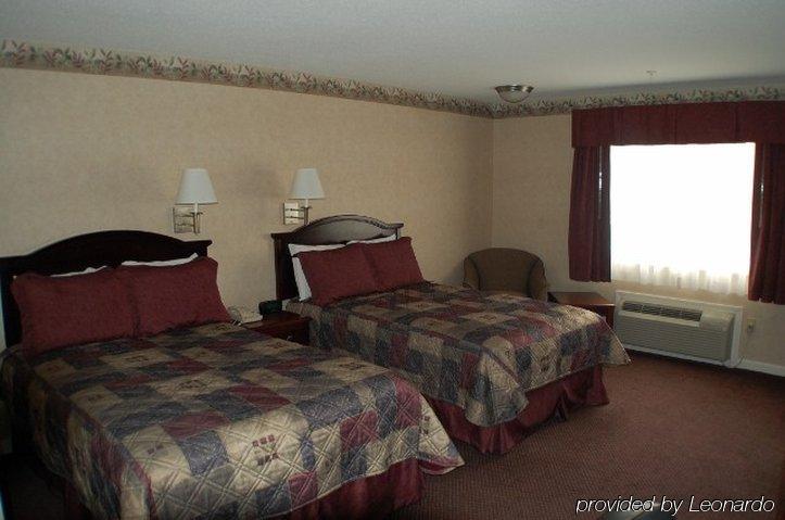 Shiretown Inn & Suites Houlton Room photo