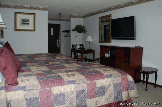 Shiretown Inn & Suites Houlton Room photo