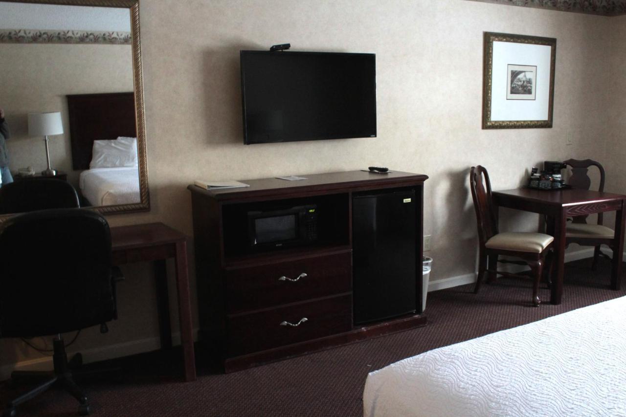 Shiretown Inn & Suites Houlton Exterior photo