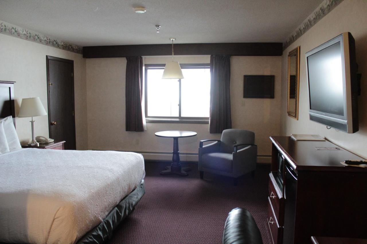 Shiretown Inn & Suites Houlton Exterior photo